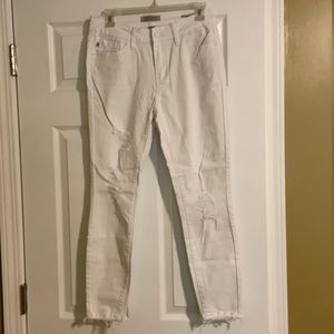 White distressed jeans